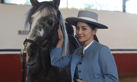 一路上有你第二季 胡可骑马